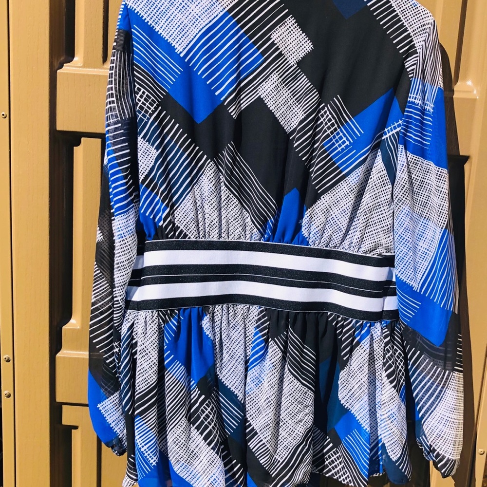 Blue and White Blouse Size 14/16 - Picture 2 of 5